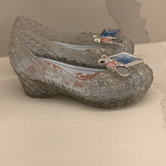 Cinderella shoes with light inside hill sz 6-7 - Picture 2 of 7